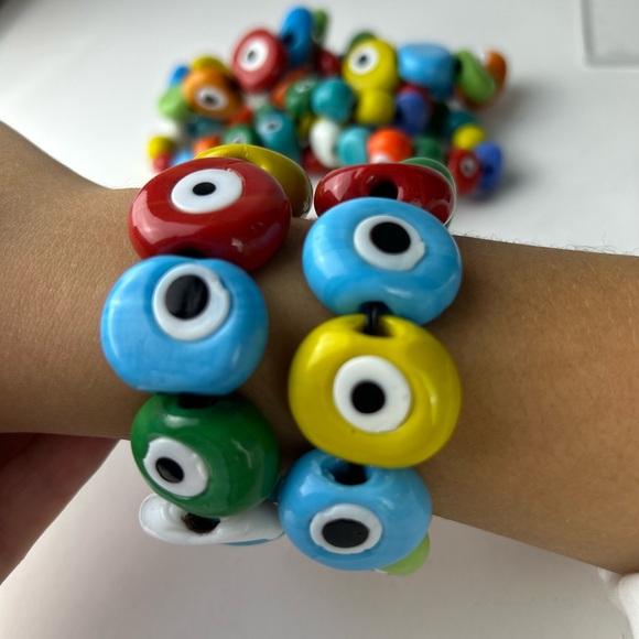 Evil eye stretch bracelet - Picture 2 of 3